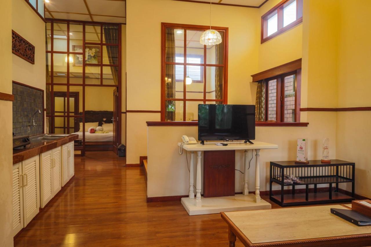 Family Hotel Gradia 1 Бату Экстерьер фото