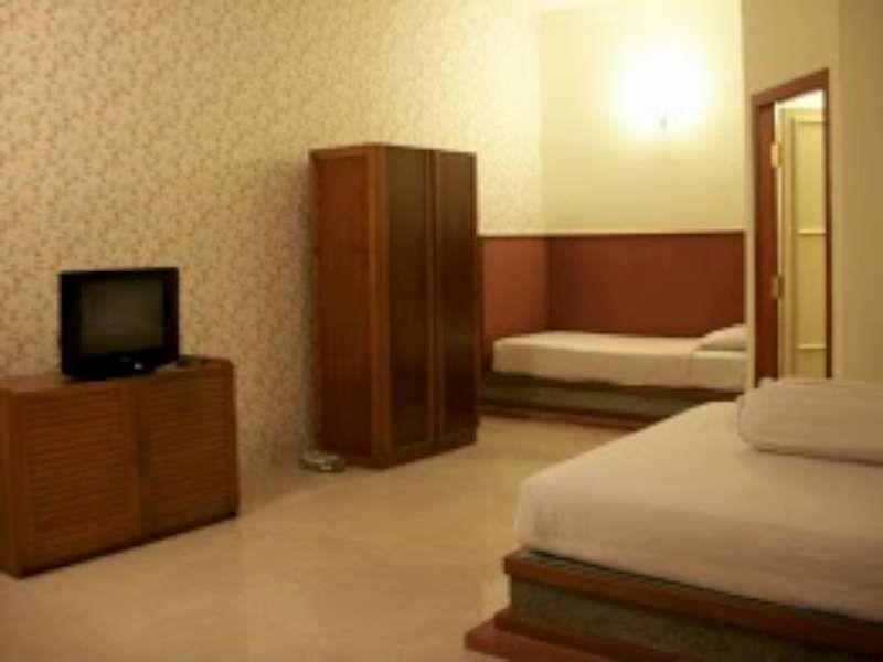 Family Hotel Gradia 1 Бату Экстерьер фото