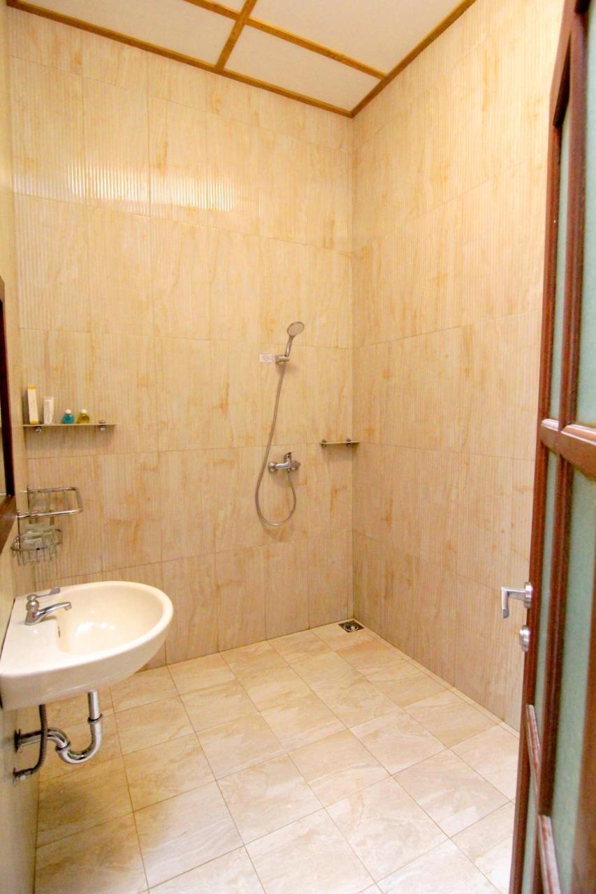 Family Hotel Gradia 1 Бату Экстерьер фото